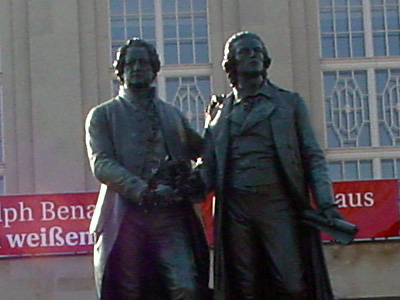 Das Goethe-Schiller-Denkmal in Weimar; Foto: uip